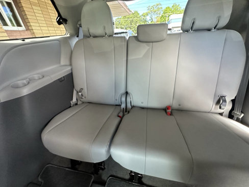 Used 2019 Toyota Sienna AWD image 4