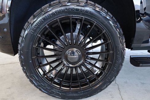 Used 2025 Cadillac Escalade Sport w/ Touring Package image 17
