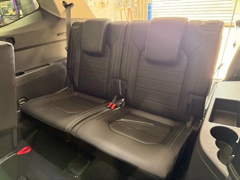 Certified 2025 Volkswagen Atlas SEL image 28