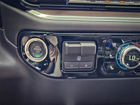 New 2026 GMC Sierra 1500 SLT w/ SLT Premium Plus Package image 29