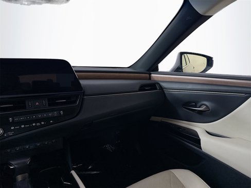 Used 2023 Lexus ES 300h w/ Luxury Package image 20