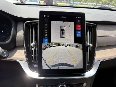 New 2026 Volvo XC90 B6 Plus w/ Protection Package Premier image 21