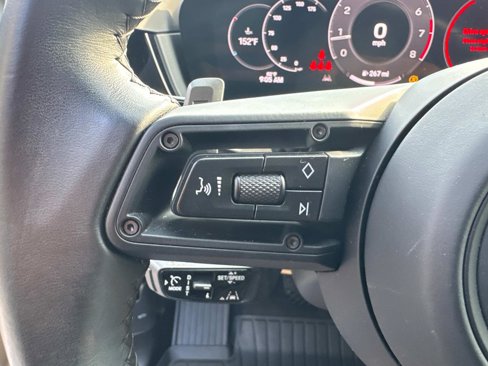 Certified 2024 Porsche Cayenne Coupe image 31