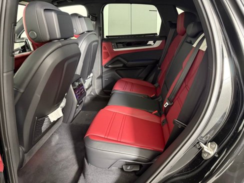 New 2026 Porsche Cayenne S image 24