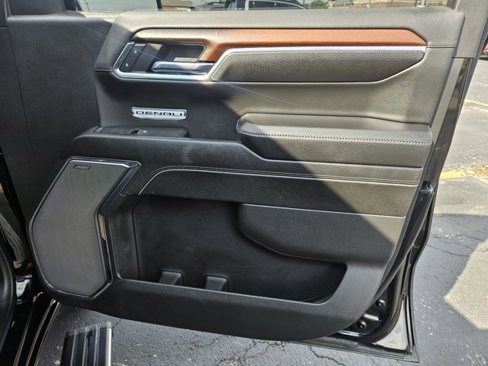 Used 2024 GMC Sierra 1500 Denali image 9