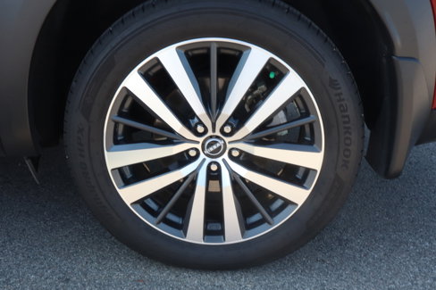 Used 2022 Nissan Pathfinder Platinum w/ Cargo Package image 21