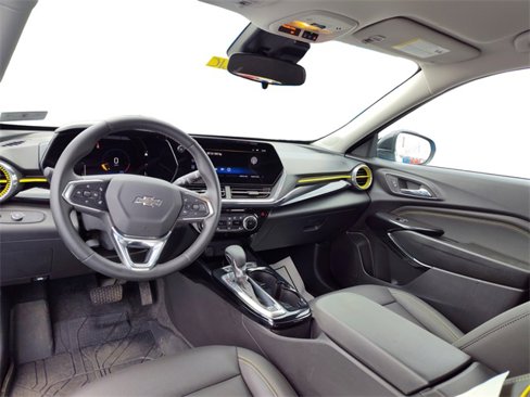 Used 2025 Chevrolet Trax ACTIV w/ Driver Confidence Package image 16