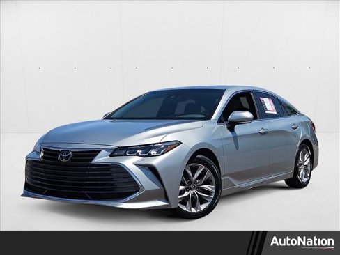 Used 2019 Toyota Avalon XLE image 1