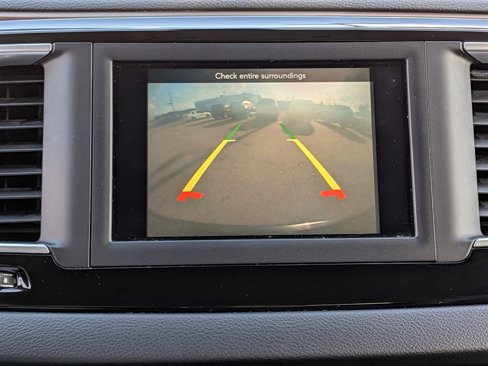 Used 2018 Chrysler Pacifica Touring-L image 22