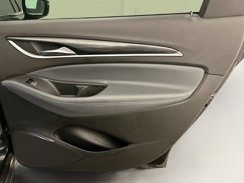 Used 2024 Buick Enclave Premium image 33
