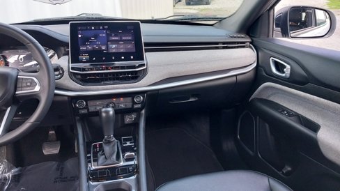 Certified 2024 Jeep Compass Latitude image 15