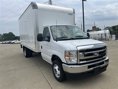 New 2026 Ford E-450 and Econoline 450 Super Duty w/ Power Equipment Group image 3