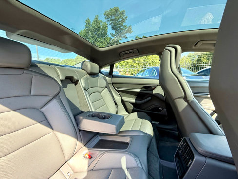 Used 2020 Porsche Taycan 4S image 29