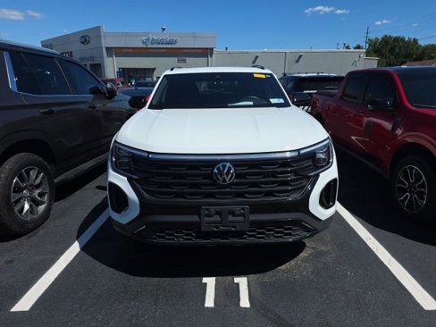 Used 2024 Volkswagen Atlas Cross Sport SE image 4