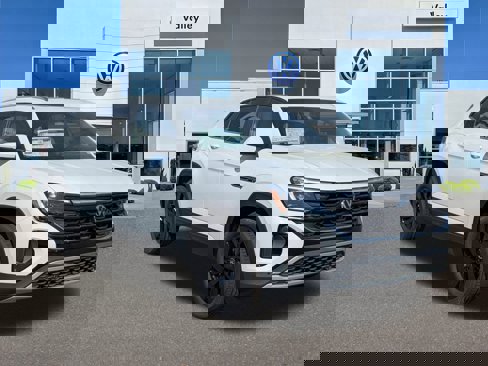 New 2025 Volkswagen Atlas Cross Sport SE image 1