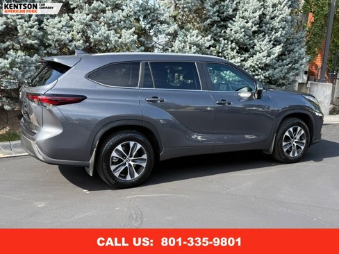 Used 2025 Toyota Highlander XLE image 10
