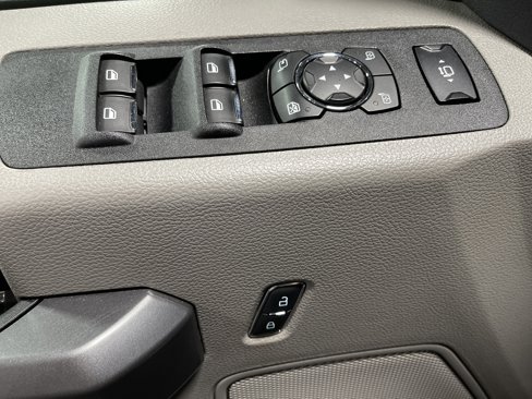 Used 2019 Ford F250 XLT w/ XLT Premium Package image 11