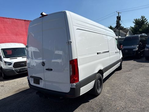 Used 2025 Mercedes-Benz Sprinter 2500 image 7