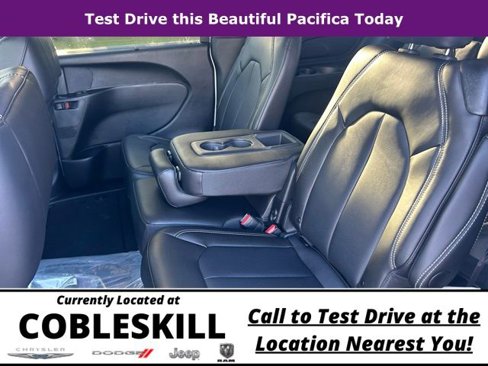 New 2026 Chrysler Pacifica Select image 15