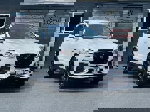 Used 2023 Jaguar F-PACE S image 5