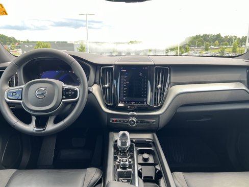 Used 2023 Volvo XC60 B5 Ultimate w/ Climate Package image 28