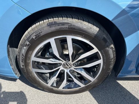 Certified 2025 Volkswagen Jetta SE image 29