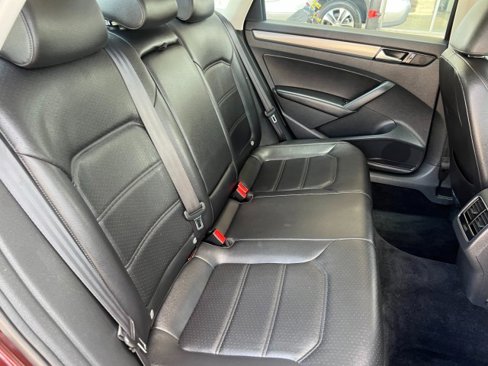 Used 2014 Volkswagen Passat 1.8T SE image 33