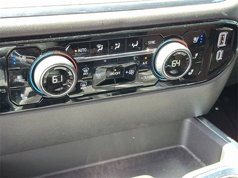 Used 2024 Chevrolet Silverado 1500 High Country w/ Technology Package image 12