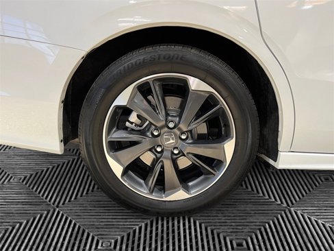 Used 2023 Honda Odyssey Touring image 12