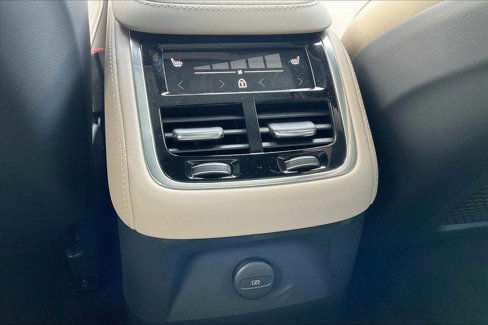 New 2026 Volvo XC90 T8 Plus image 16