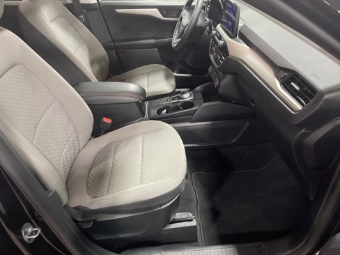 Used 2022 Ford Escape SE image 12