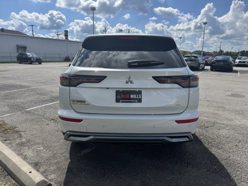 New 2025 Mitsubishi Outlander SE image 6
