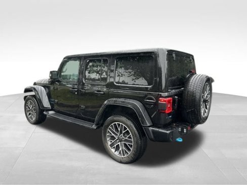 Used 2022 Jeep Wrangler Unlimited Sahara image 6