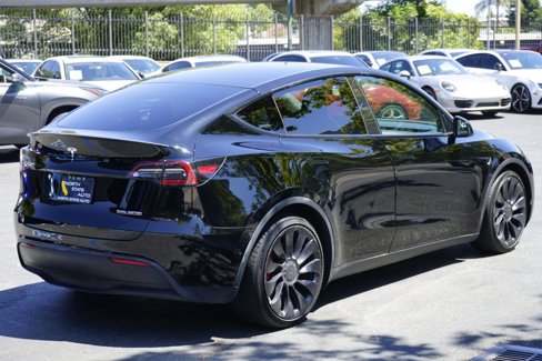 Used 2022 Tesla Model Y Performance image 7