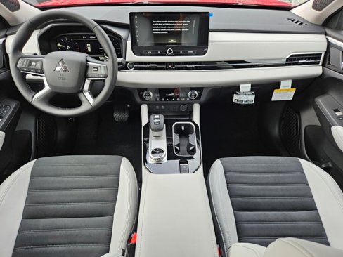 New 2025 Mitsubishi Outlander SE image 12