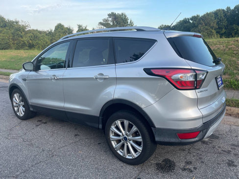 Used 2017 Ford Escape Titanium image 4