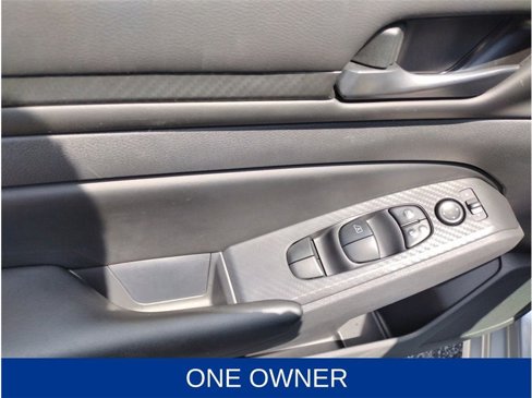 Used 2024 Nissan Altima 2.5 S image 9