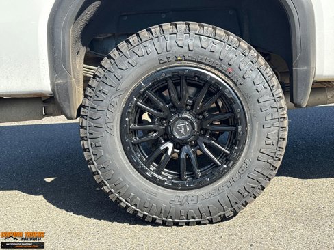 Used 2024 GMC Sierra 3500 Denali w/ Denali Reserve Package image 9
