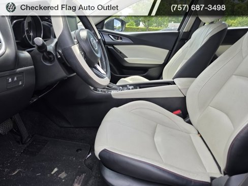 Used 2017 MAZDA MAZDA3 Grand Touring image 9