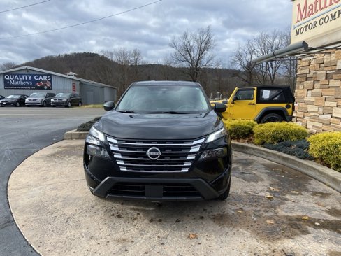 Used 2024 Nissan Rogue S image 2