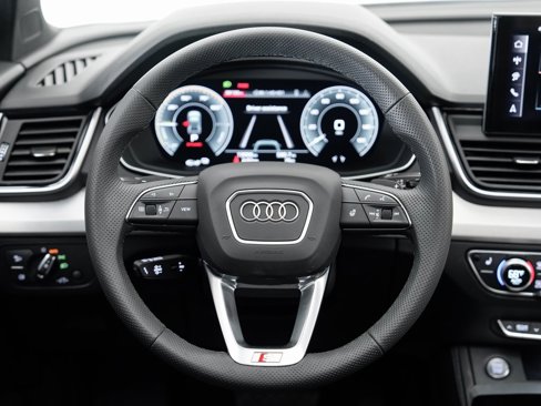 Used 2024 Audi Q5 e Premium Plus w/ Premium Plus Package image 11