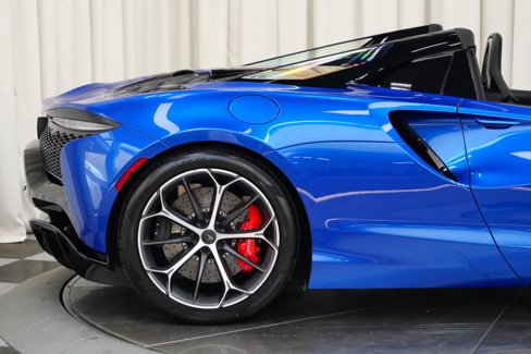 Used 2025 McLaren Artura Spider image 34