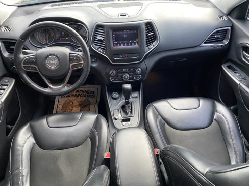 Used 2019 Jeep Cherokee Latitude Plus image 4