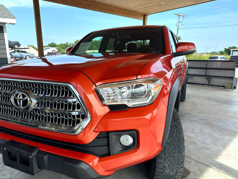 Used 2017 Toyota Tacoma TRD Off-Road image 35