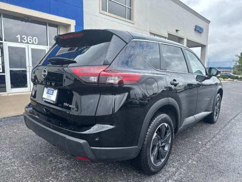 Used 2024 Nissan Rogue SV image 17