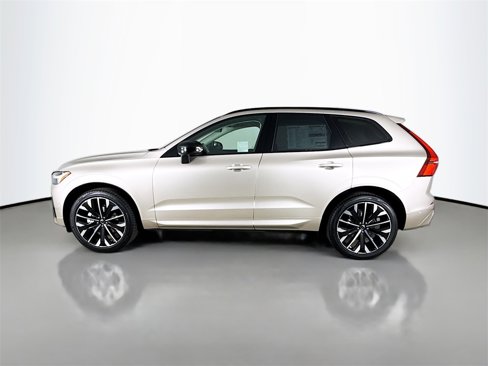 New 2026 Volvo XC60 B5 Ultra w/ Protection Package image 4