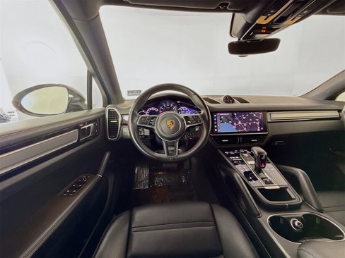 Certified 2022 Porsche Cayenne Platinum Edition image 19