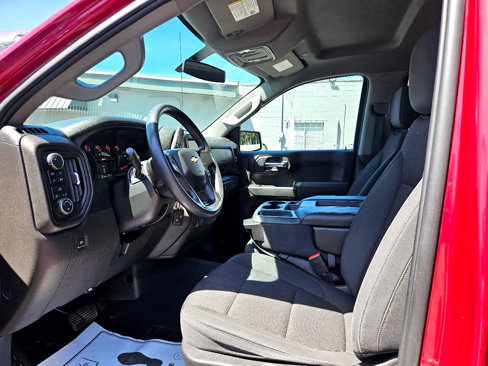 Used 2020 Chevrolet Silverado 1500 Custom w/ Custom Value Package image 9