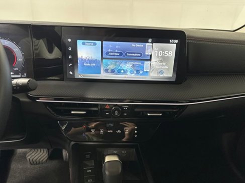 Certified 2025 Nissan Kicks SR image 21