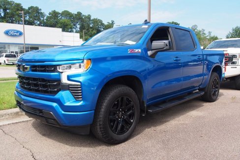 Used 2023 Chevrolet Silverado 1500 RST w/ Z71 Off-Road Package image 3